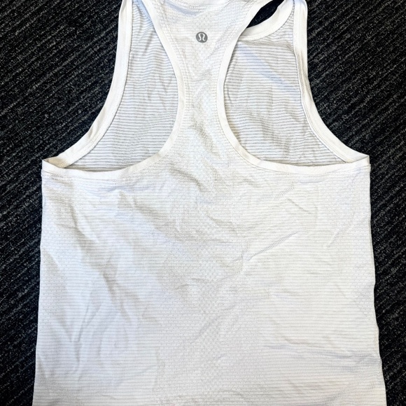 Lululemon Swifly Tank size 5 - Picture 2 of 2